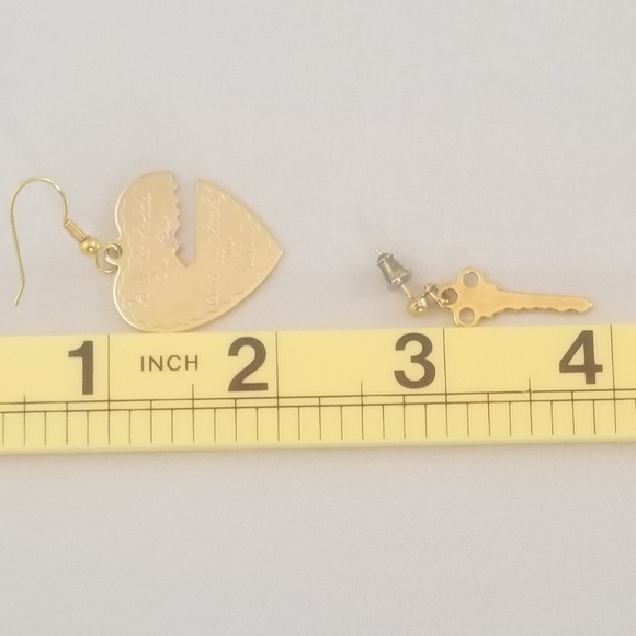 Vintage Key to my Heart Romantic Love Earrings - Picture 4 of 4